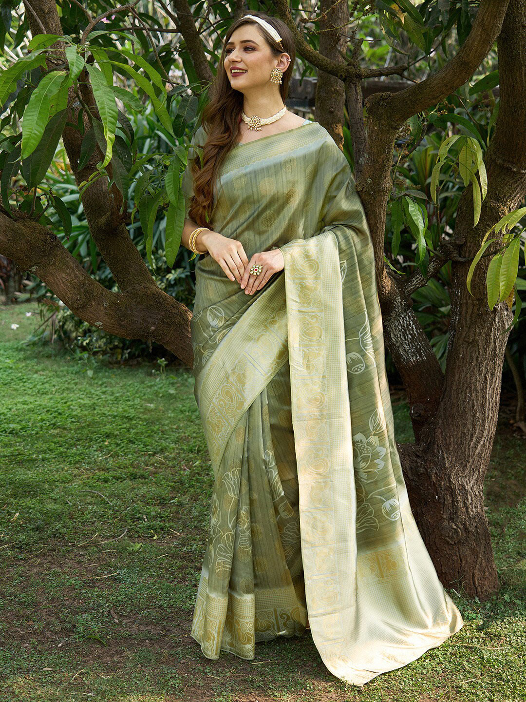 

Anouk Ethnic Motifs Woven Design Silk Cotton Saree, Olive