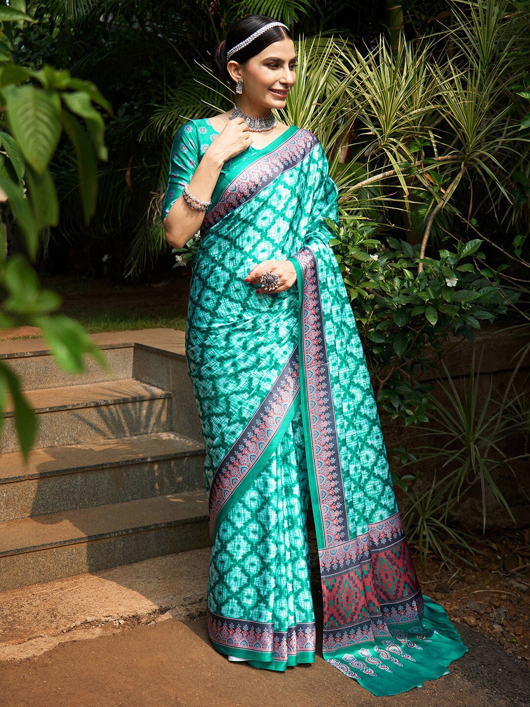 

Anouk Geometric Pure Crepe Block Print Saree, Sea green