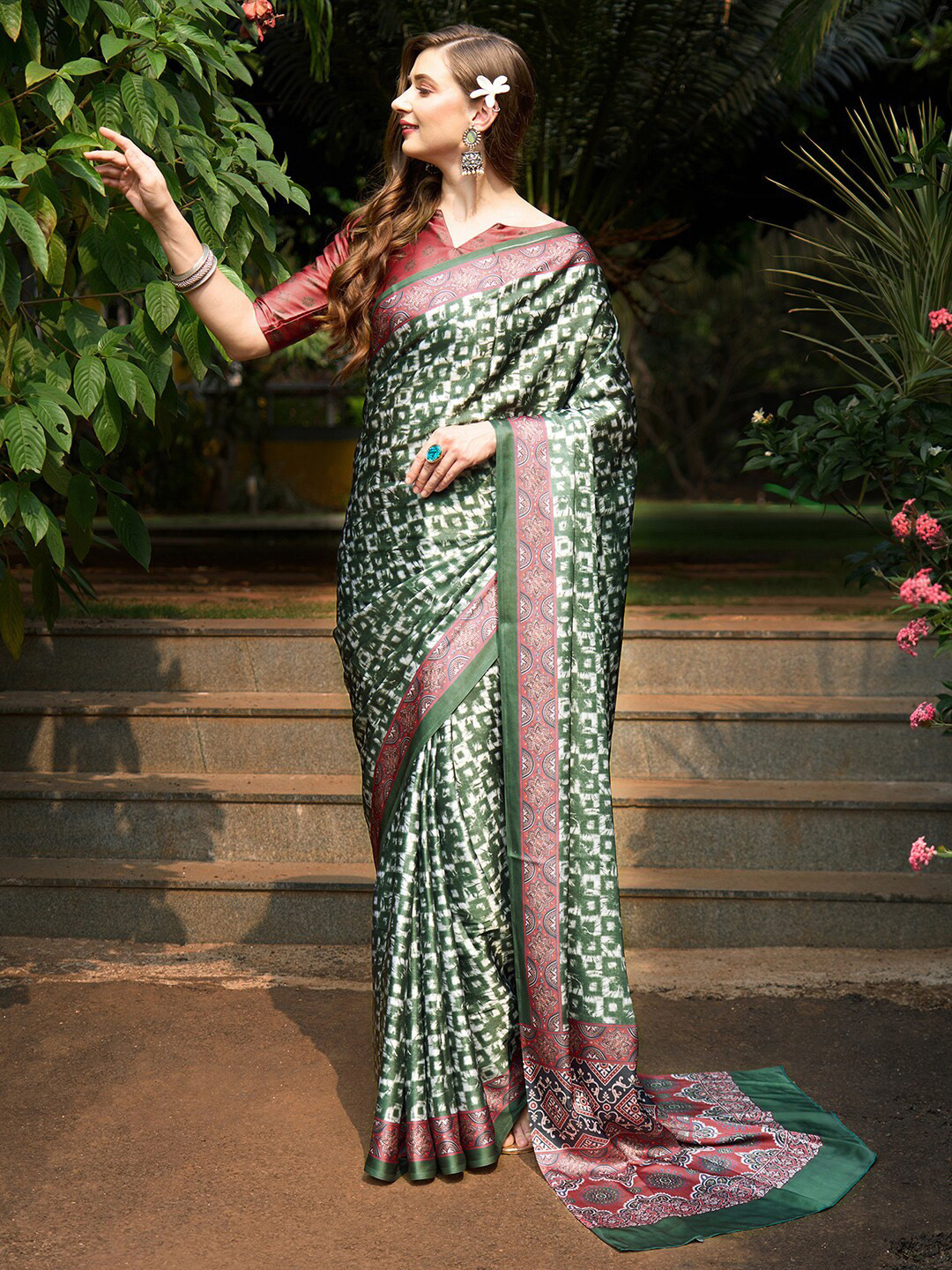 

Anouk Ethnic Motif Printed Pure Crepe Saree, Green
