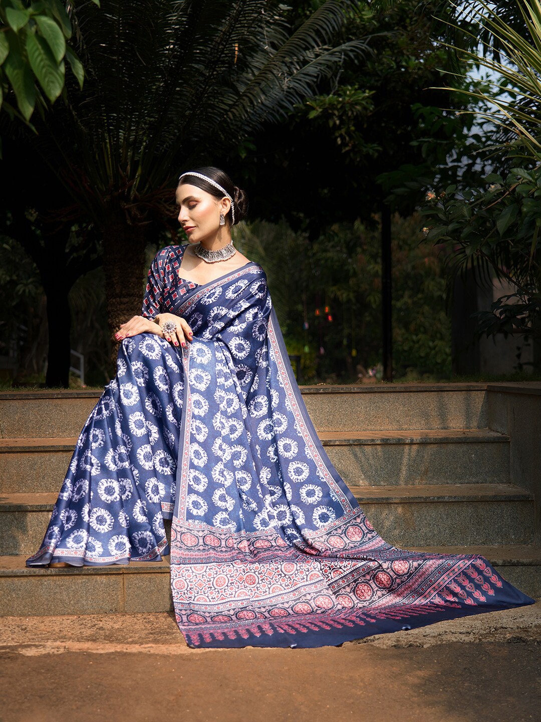 Anouk Tie and Dye Pure Crepe Block Print Saree, Navy blue