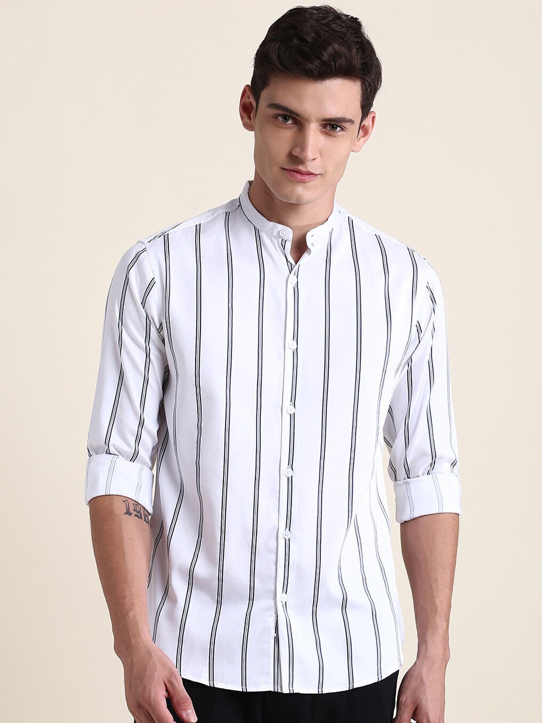 

Dennis Lingo Slim Fit Vertical Stripes Striped Pure Cotton Casual Shirt, White