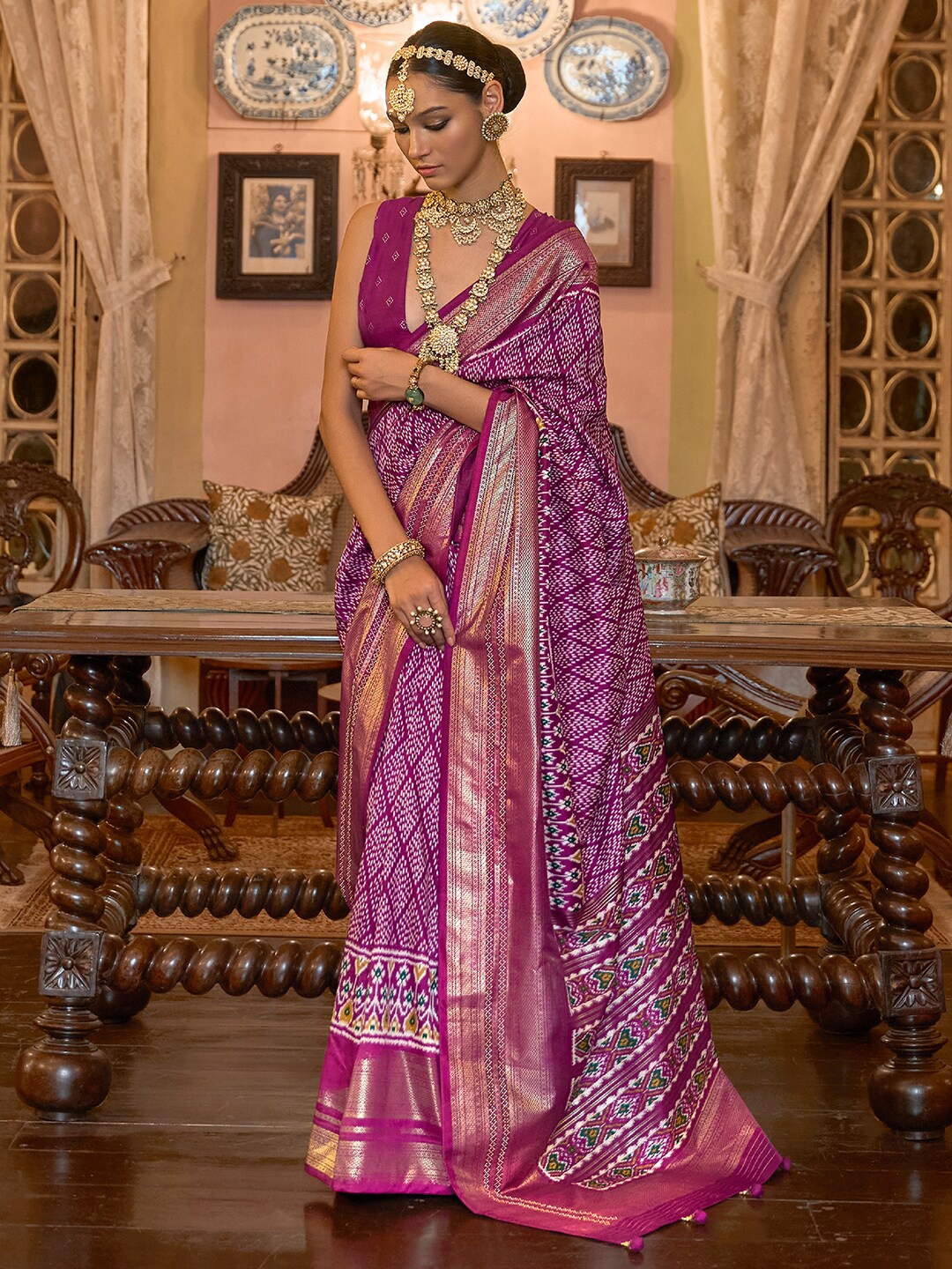 

Anouk Ethnic Motifs Printed Pochampally Saree, Magenta