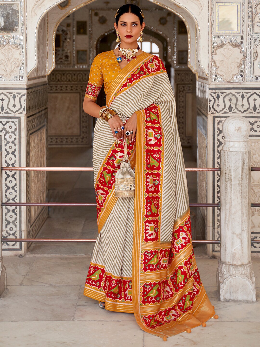 

Anouk Leheriya Printed Silk Blend Patola Saree, Off white