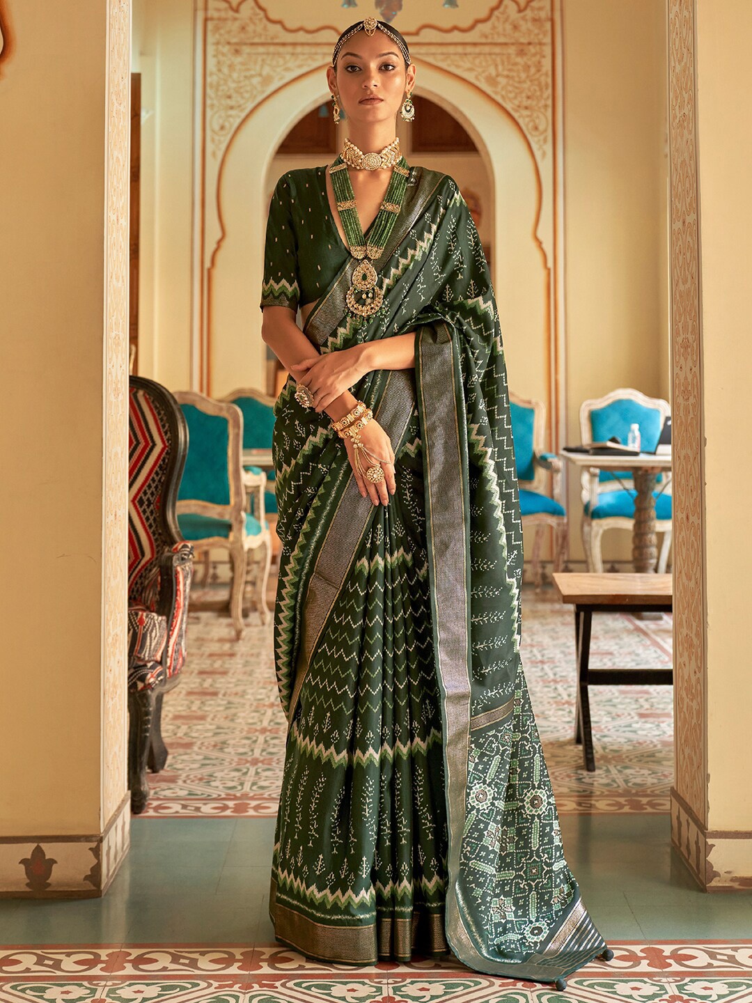 

Anouk Ethnic Motif Printed Zari Ikat Saree, Green