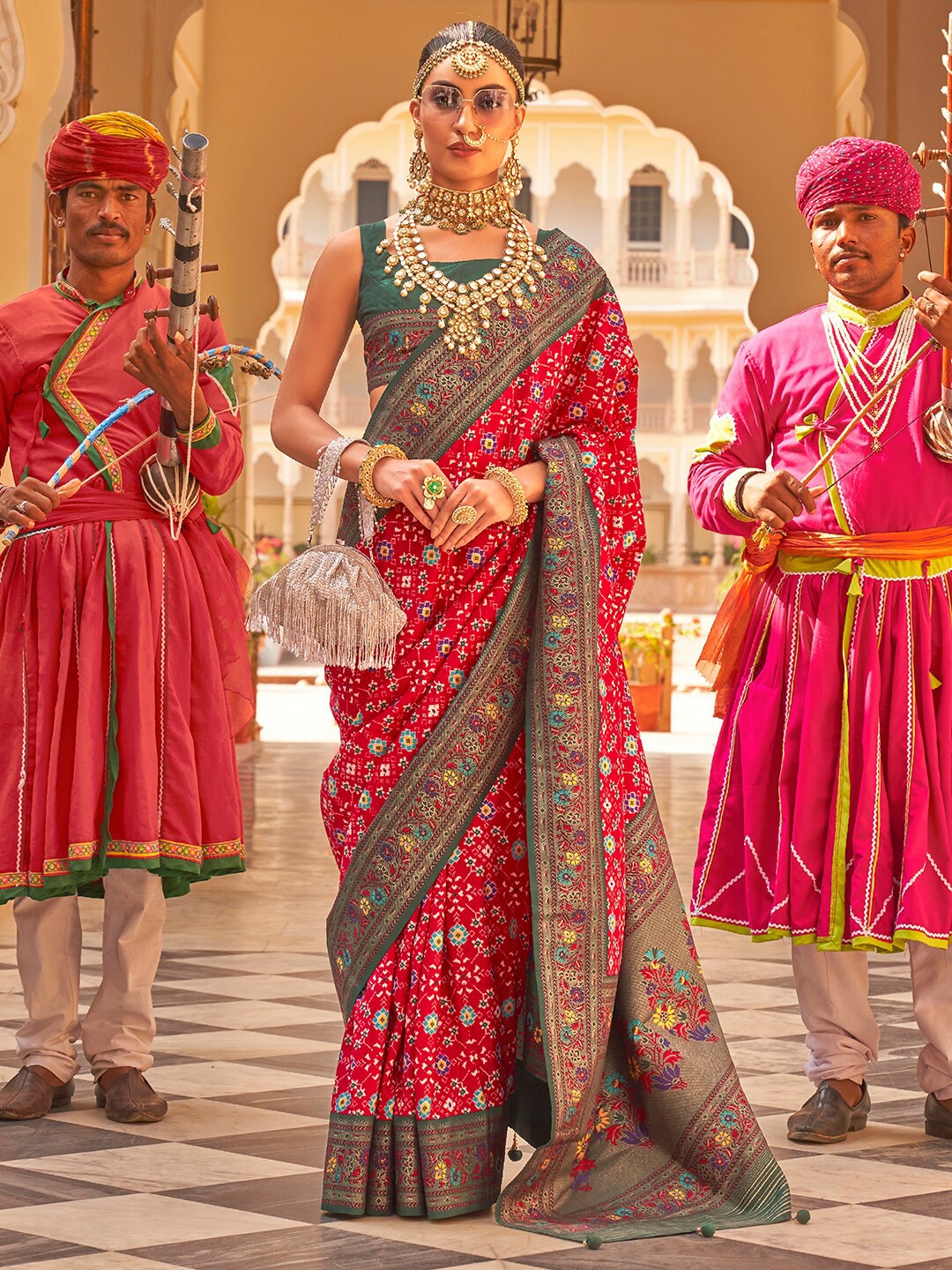 

Anouk Floral Silk Blend Banarasi Saree, Pink