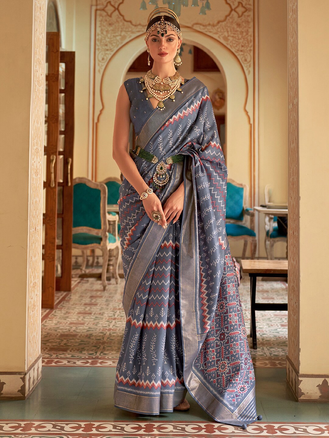 

Anouk Geometric Silk Blend Ikat Saree, Grey