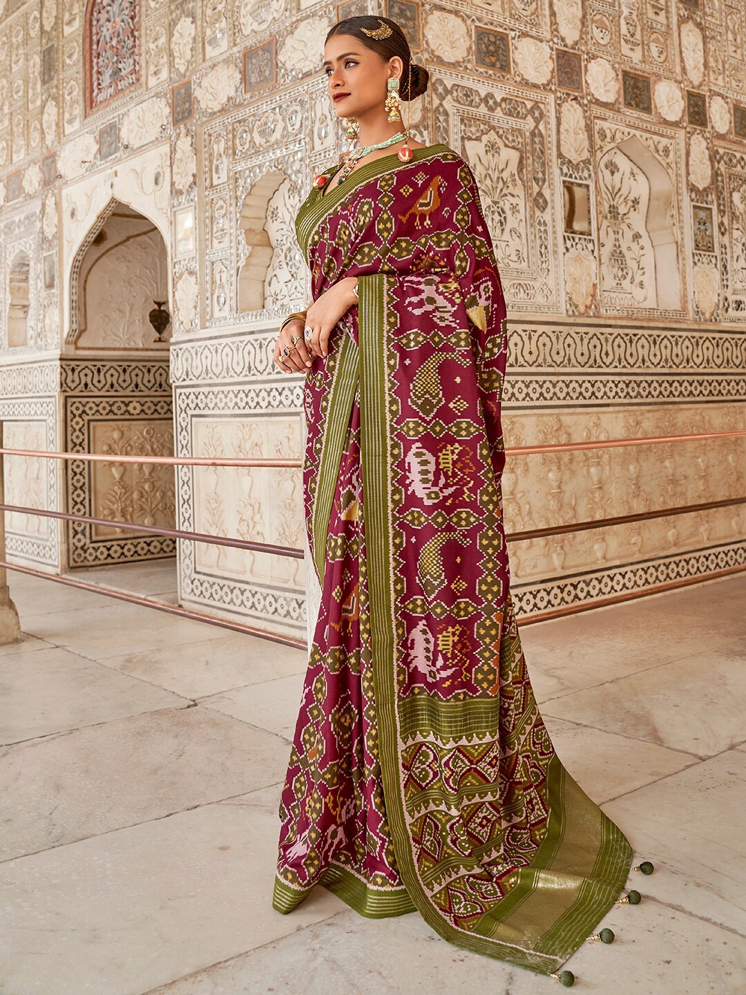 

Anouk Ethnic Motifs Silk Blend Patola Saree, Magenta