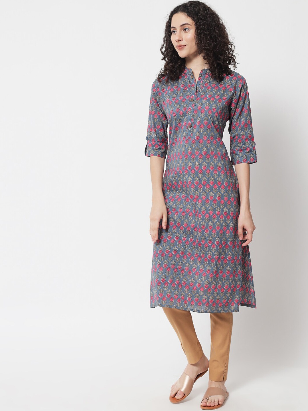

Nehamta Women Grey Floral Printed Floral Kurta