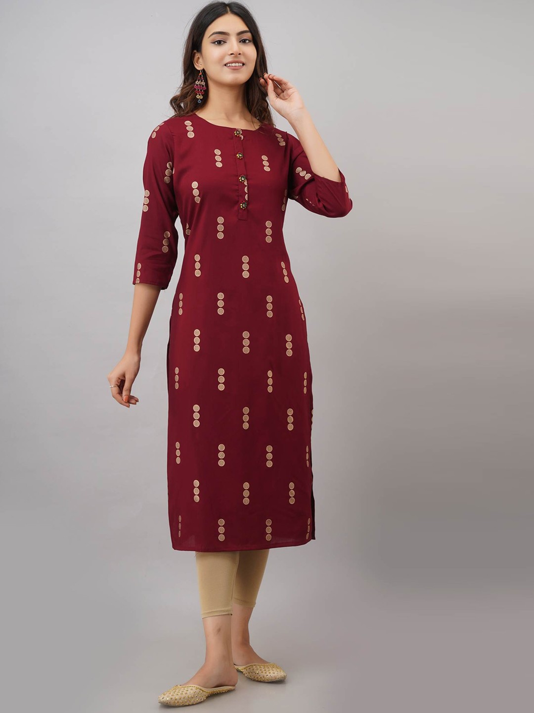 

Nehamta Ethnic Motifs Foil Printed Straight Kurta, Maroon