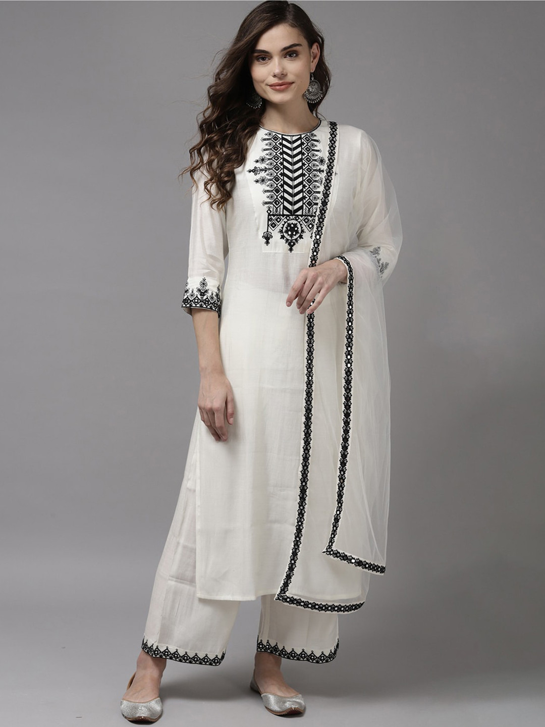 

BESUCHER Ethnic Motifs Embroidered Mirror Work Straight Kurta with Palazzos & Dupatta, White