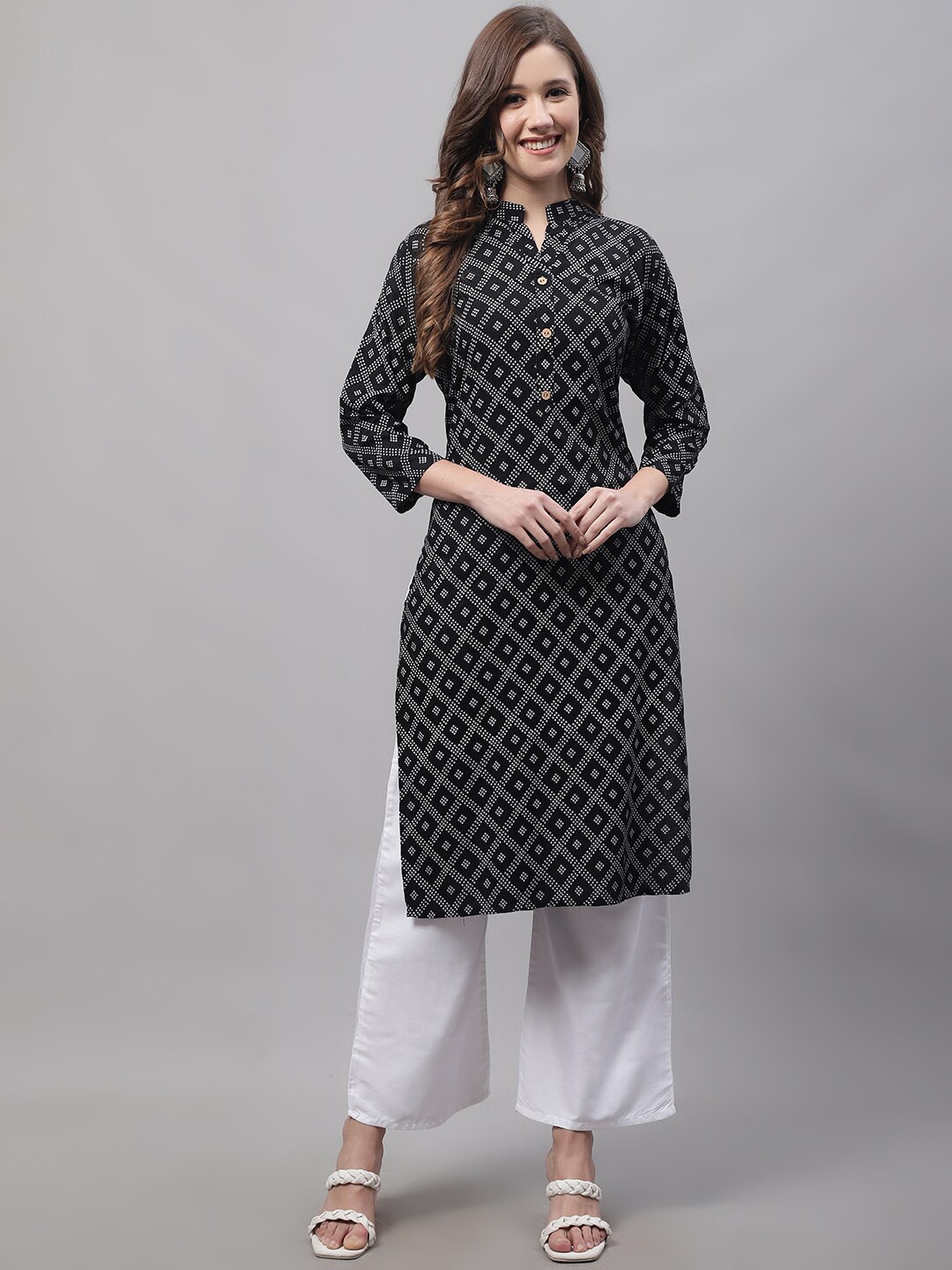 

Jinfo Geometric Printed Kurta With Palazzos, Black