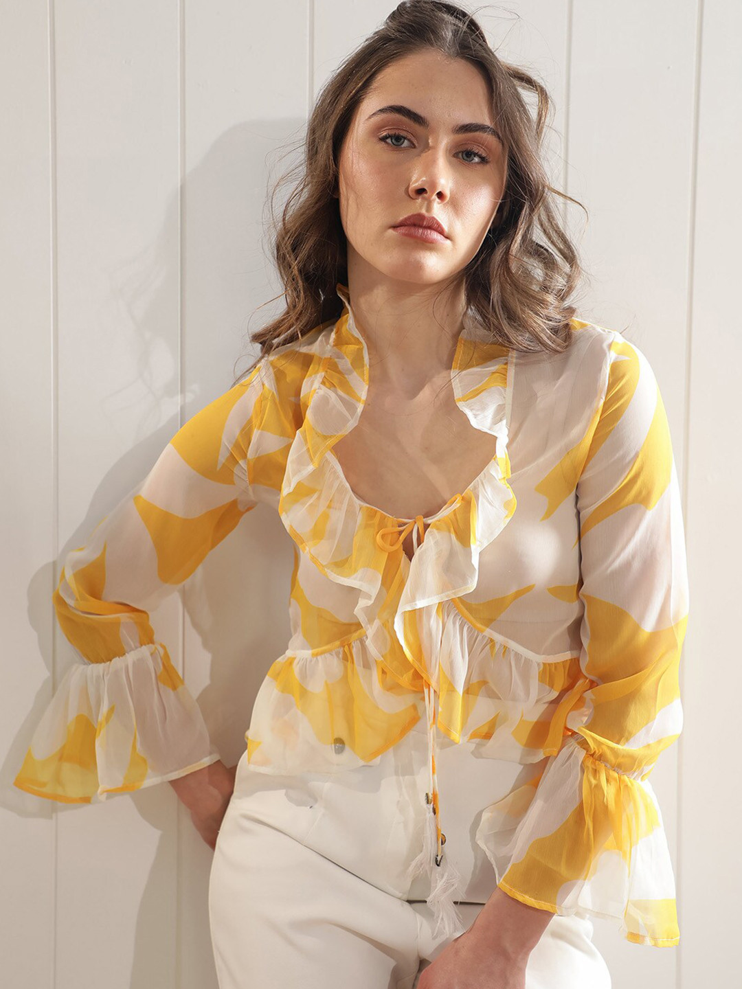 

RAREISM Printed Bell Sleeves Crop Tie-Up Shrug, White
