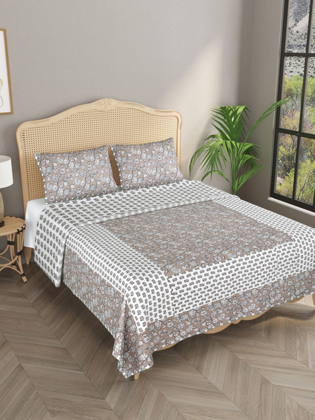 

Gulaab Jaipur Grey & White Floral Printed 500 TC Cotton Double King Bedsheet With 2 Pillow Covers