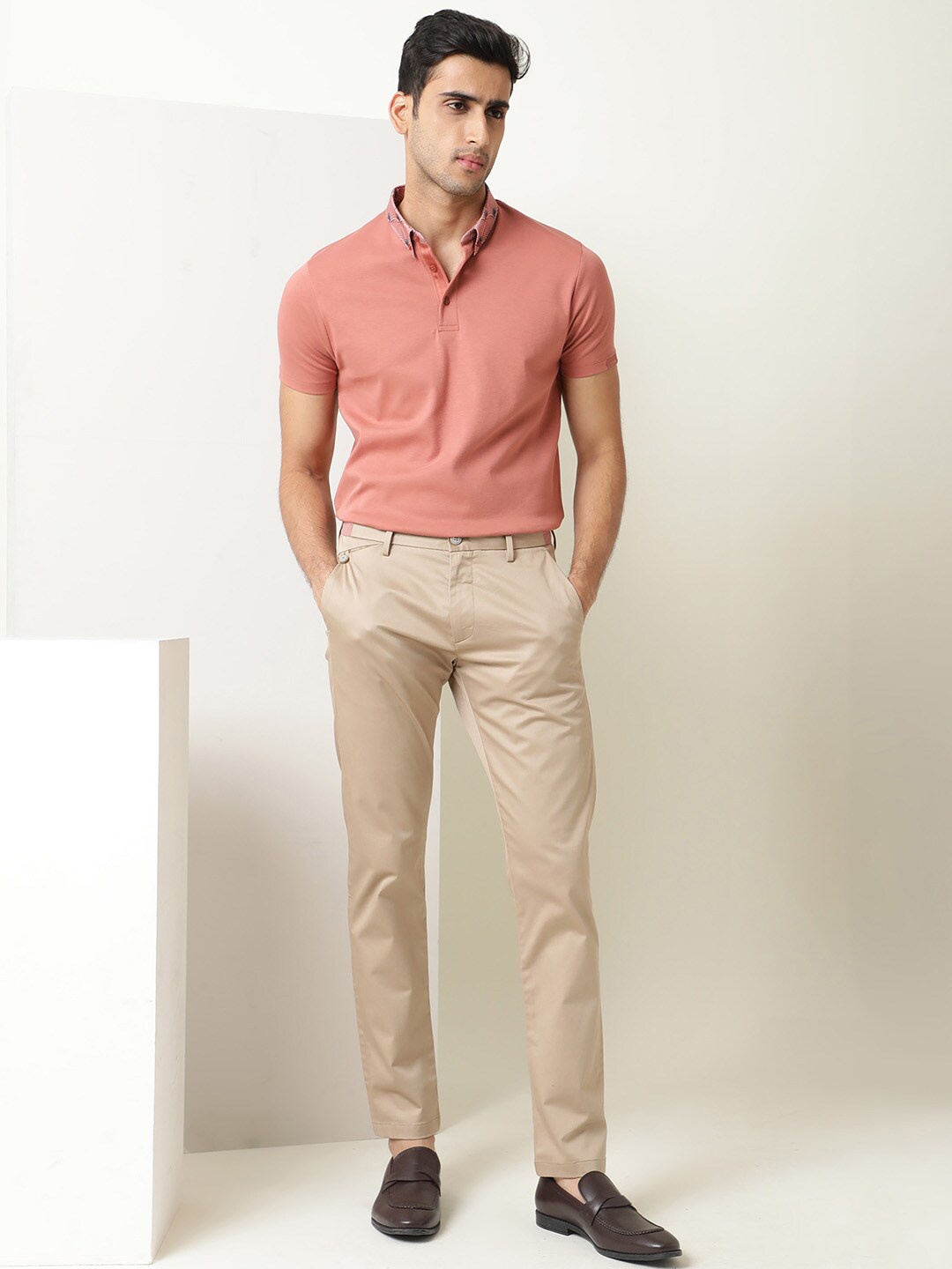

RARE RABBIT Men Rings-4 Slim Fit Solid Polo Collar T-Shirt, Peach