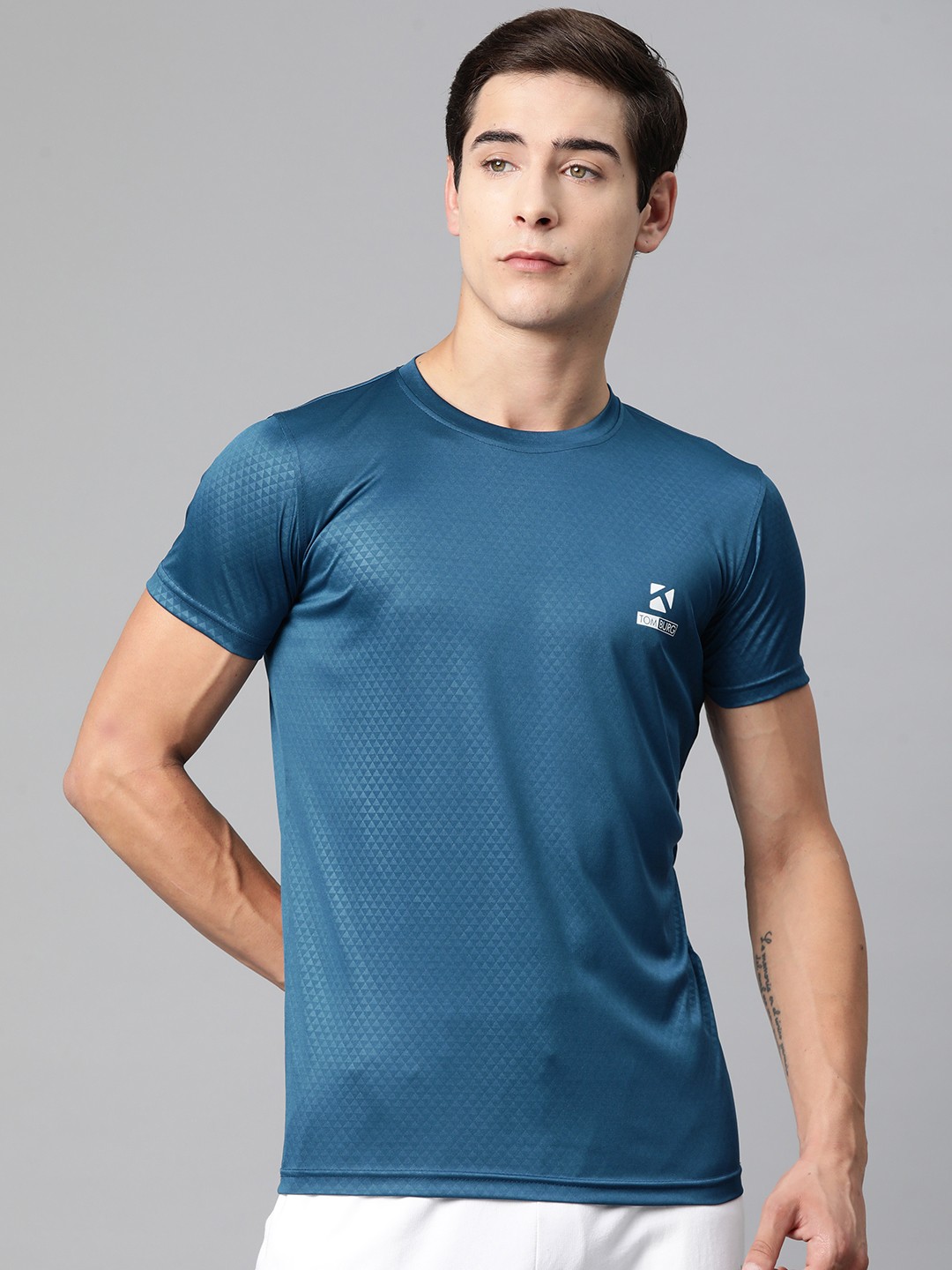 

TOM BURG Men Geometric Printed Regular Fit T-shirt, Teal