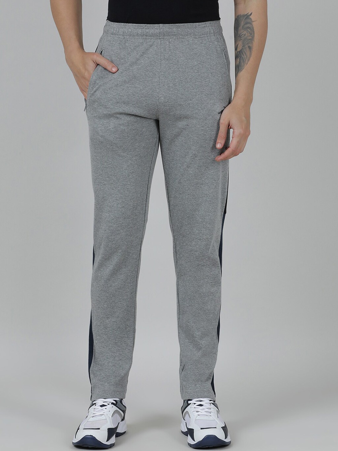 

Crocodile Men Slim-Fit Cotton Track Pants, Grey