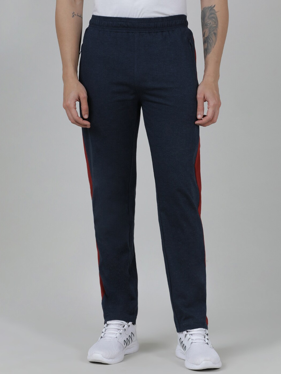 

Crocodile Men Mid-Rise Regular-Fit Cotton Track Pants, Navy blue