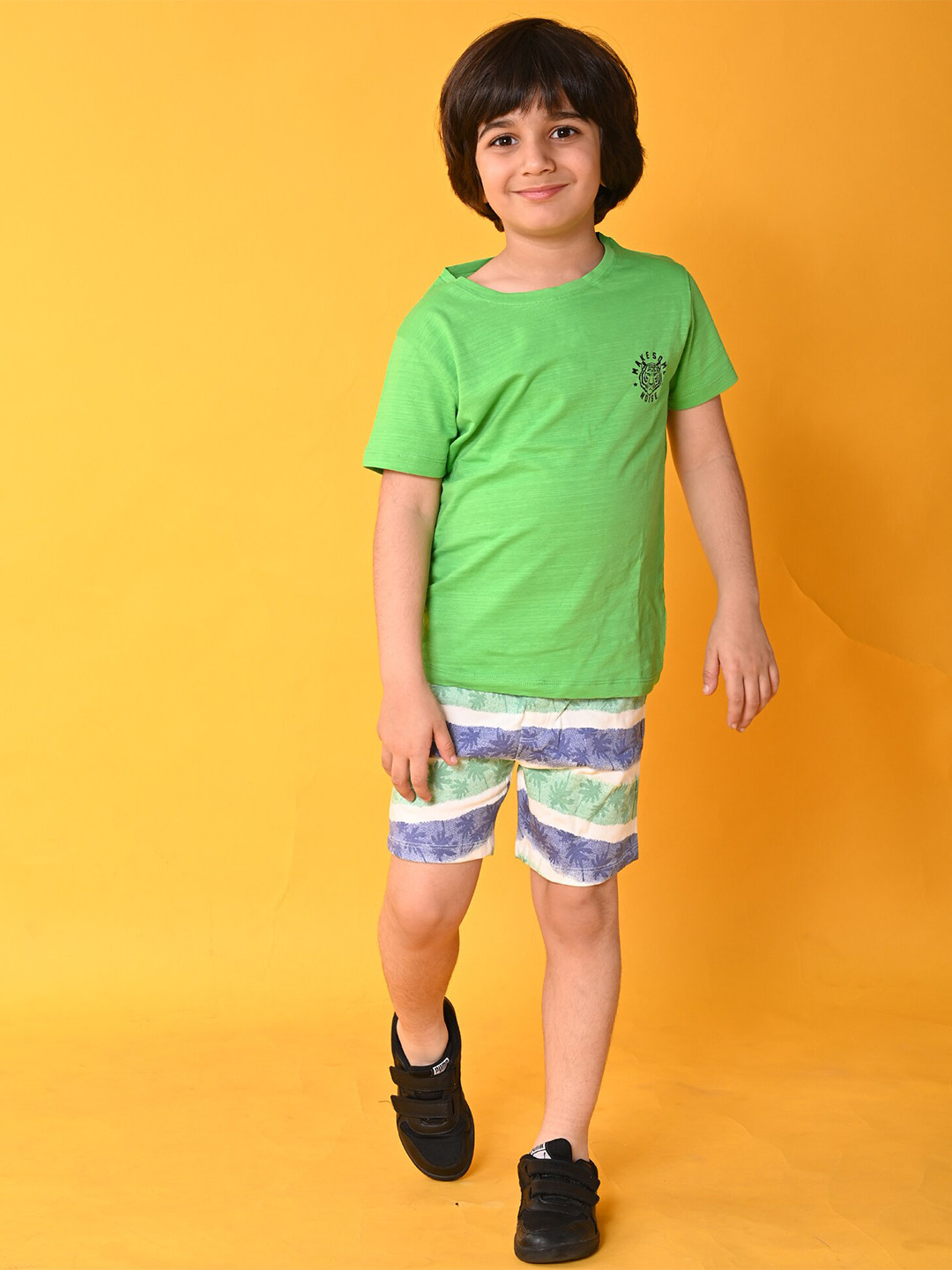 

Anthrilo Boys Printed Cotton T-shirt With Shorts Set, Green