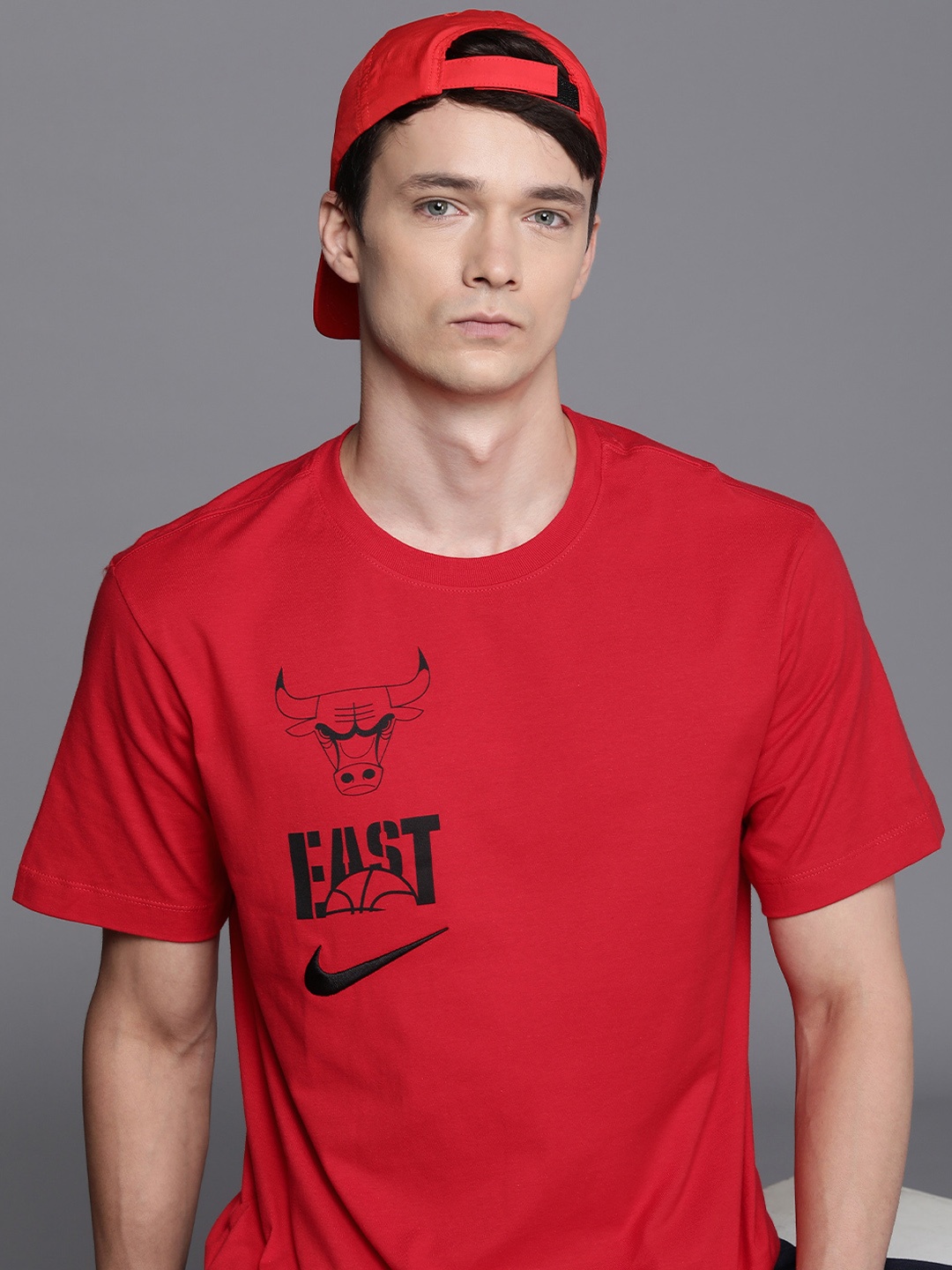 

Nike Men Pure Cotton Chicago Bulls Typography Printed Basketball T-shirt, Red