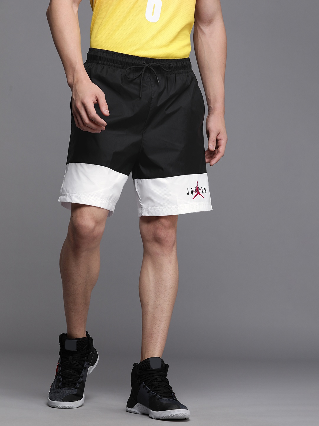 

Nike Men Mid-Rise Colourblocked Woven Michael Jordan Basketball Shorts, Black