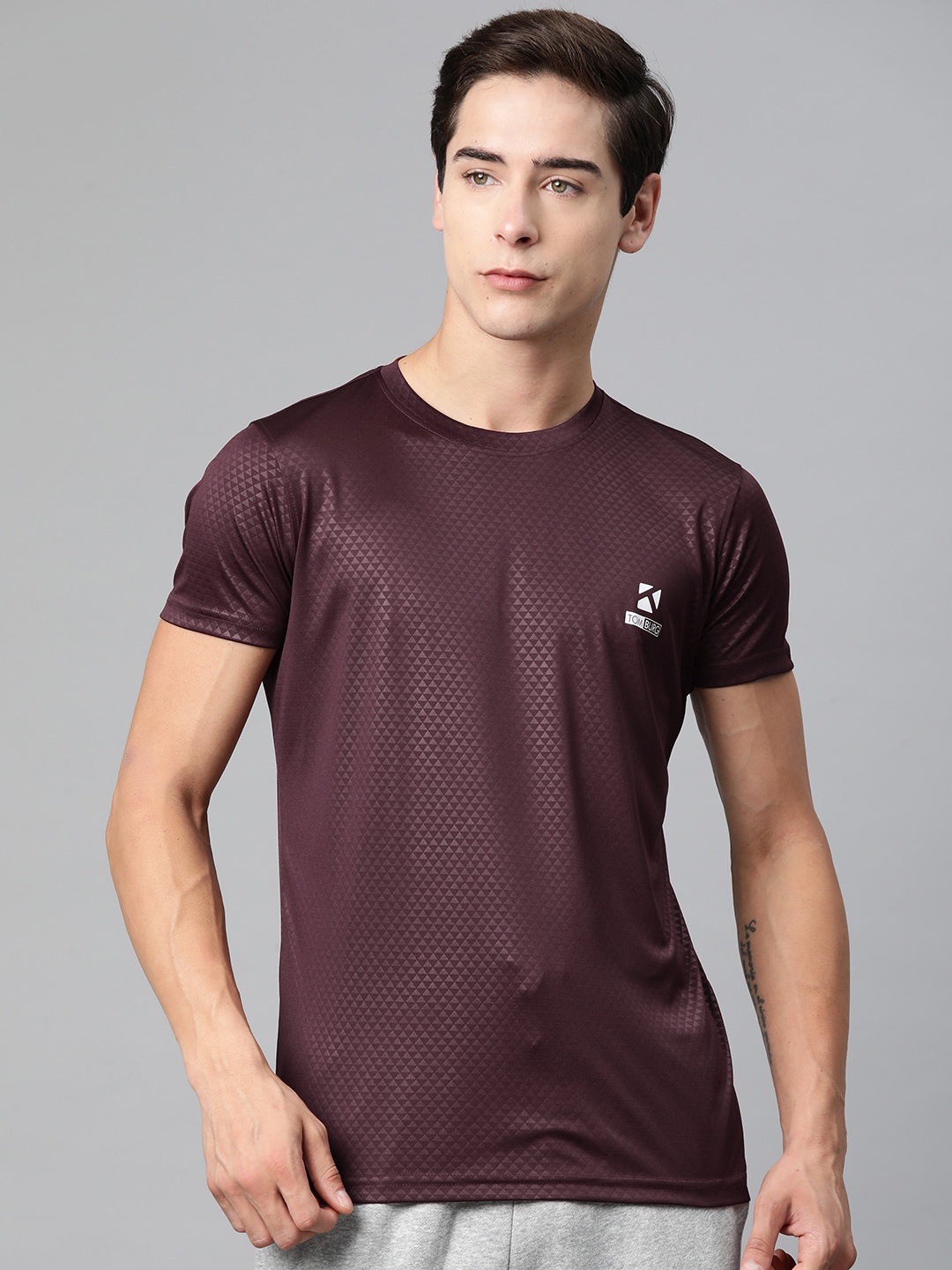 

TOM BURG Men Geometric Printed Regular Fit T-shirt, Maroon