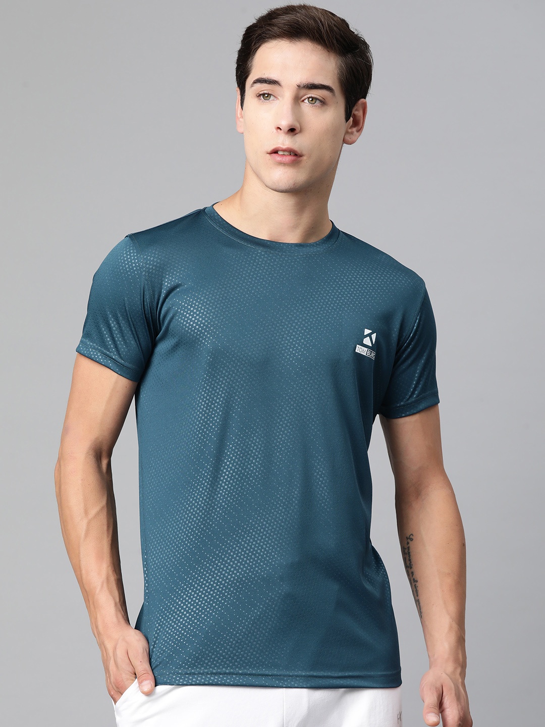 

TOM BURG Men Geometric Printed Regular Fit T-shirt, Teal