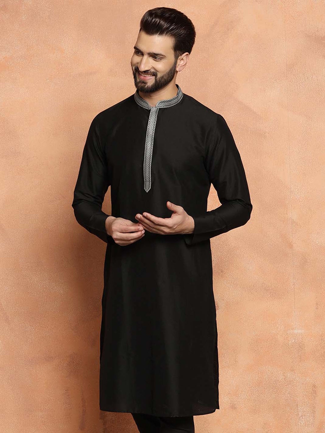 

KISAH Men Solid Regular Fit Thread Work Kurta, Black