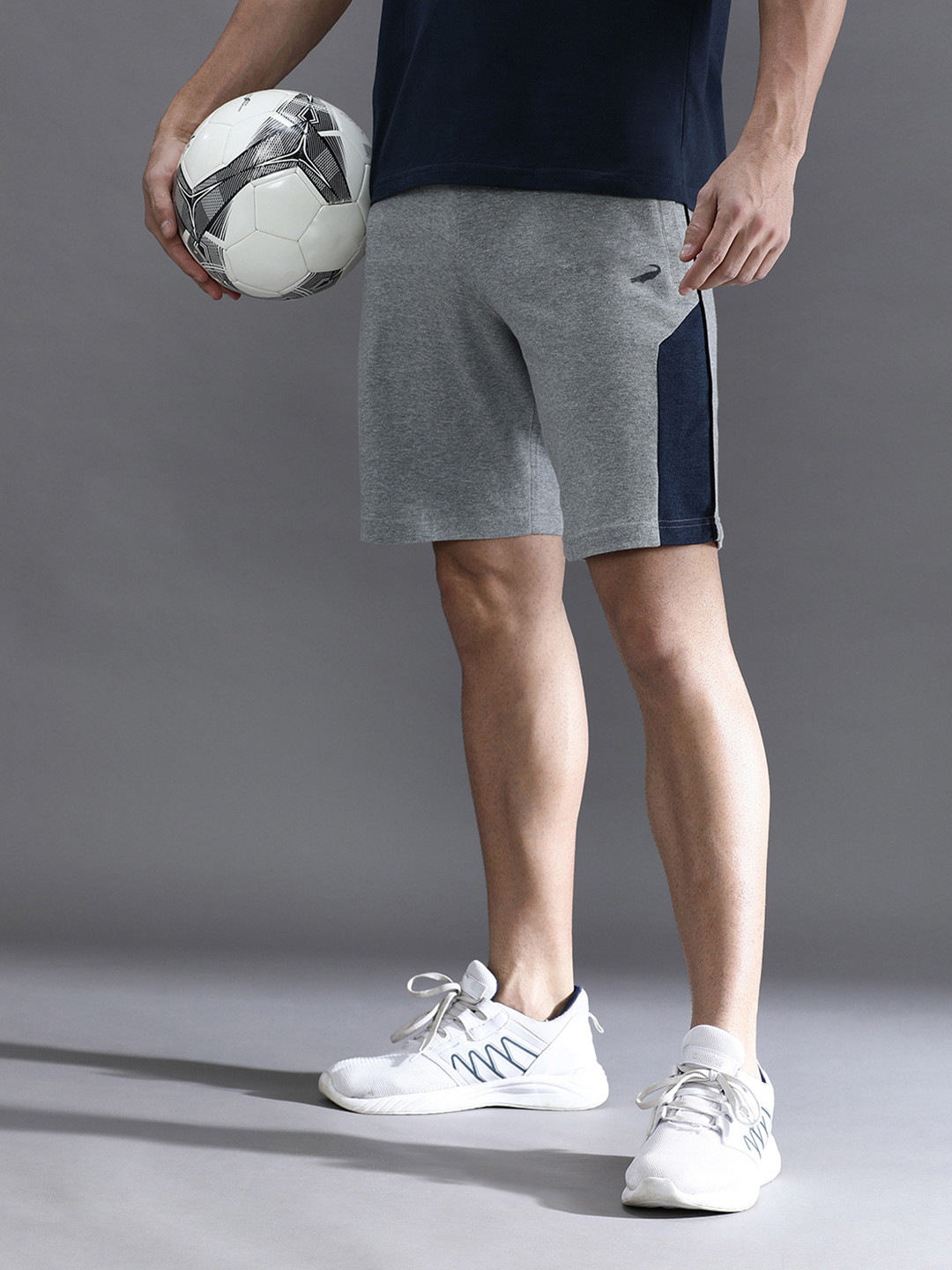 

Crocodile Men Slim Fit Cotton Shorts, Grey
