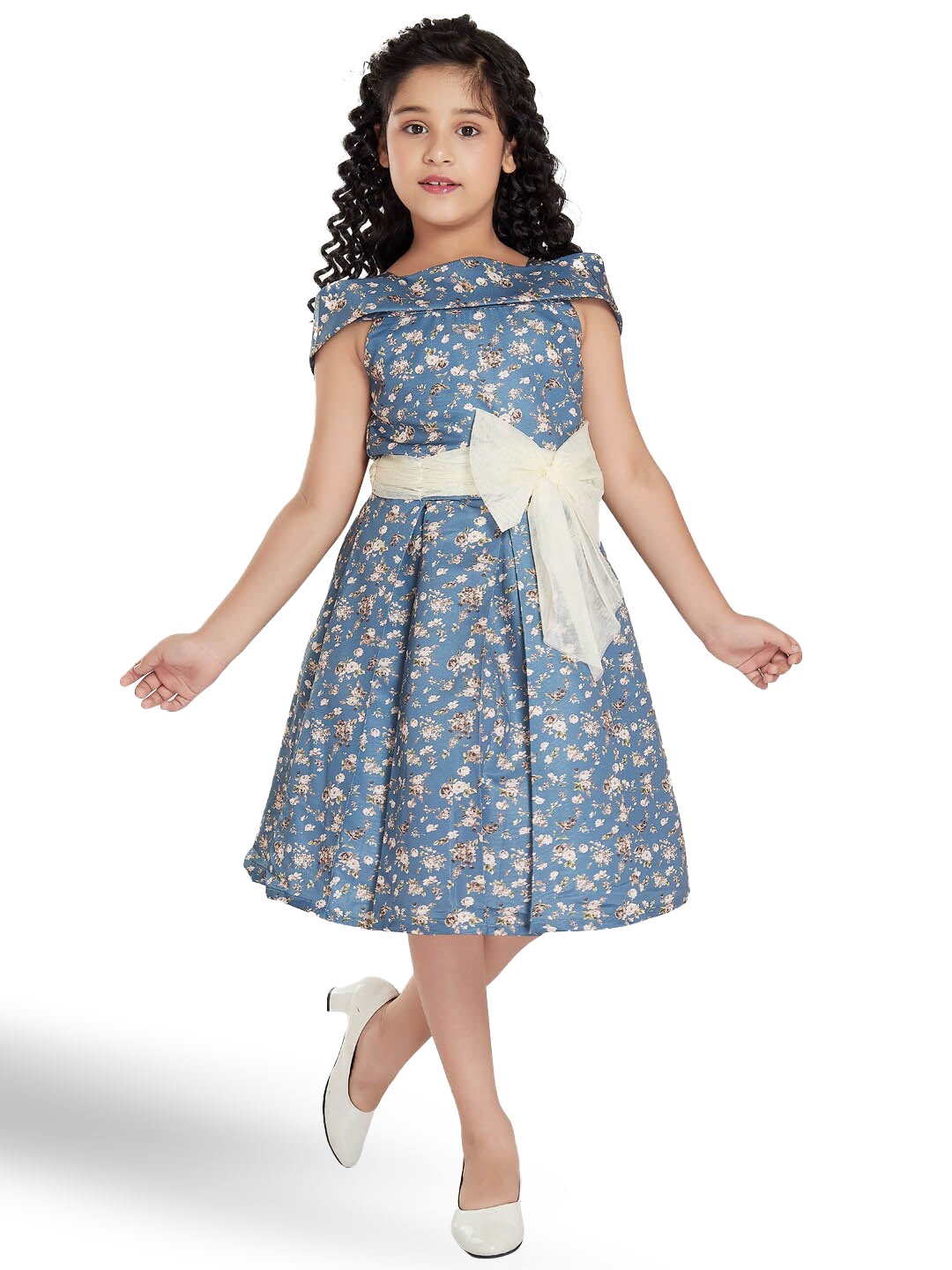 

Peppermint Girls Shoulder Straps Floral Printed Bow Cotton Fit And Flare Dress, Blue