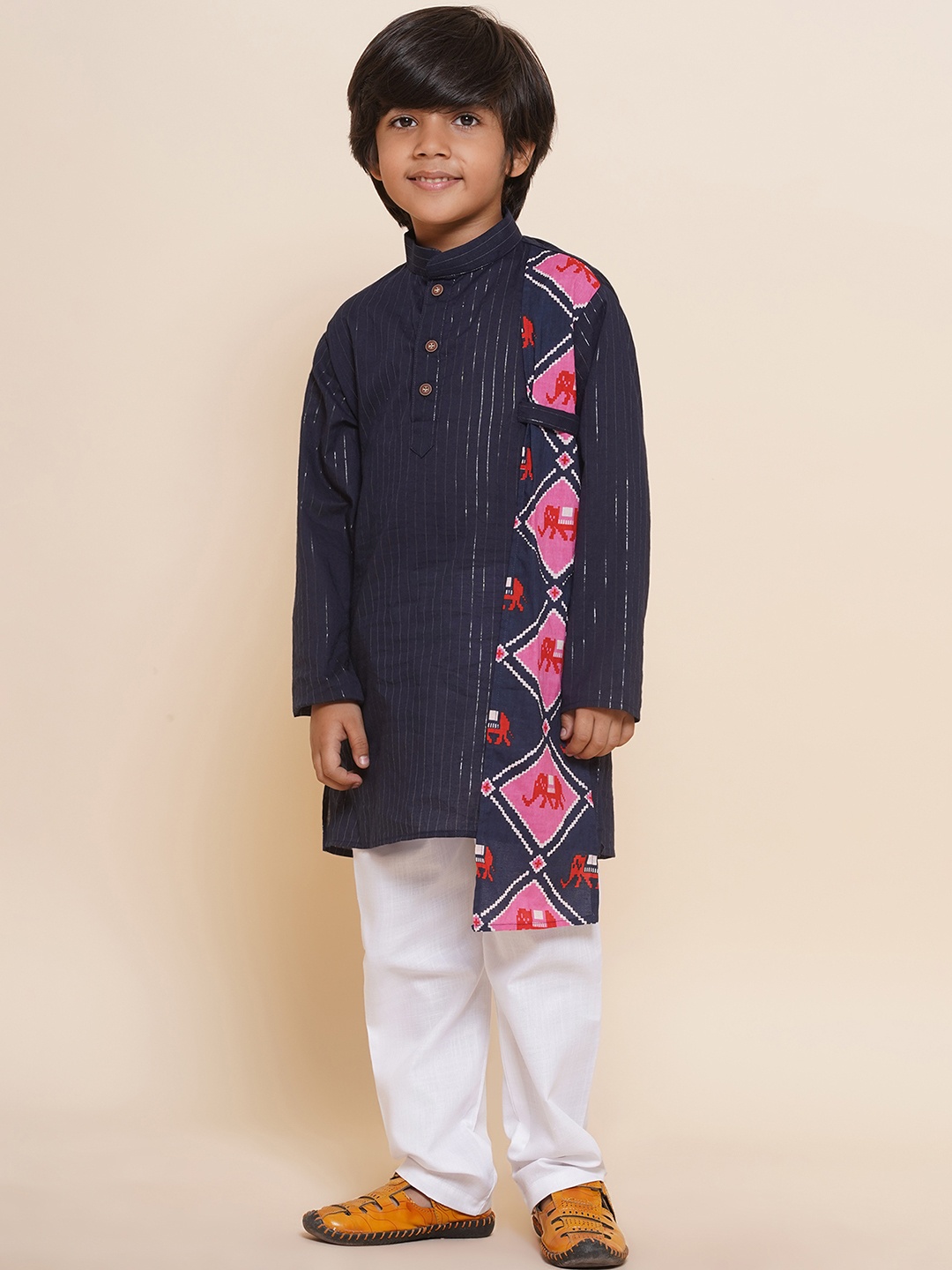 

Aj DEZInES Boys Striped Mandarin Collar Pure Cotton Kurta With Pyjamas, Navy blue