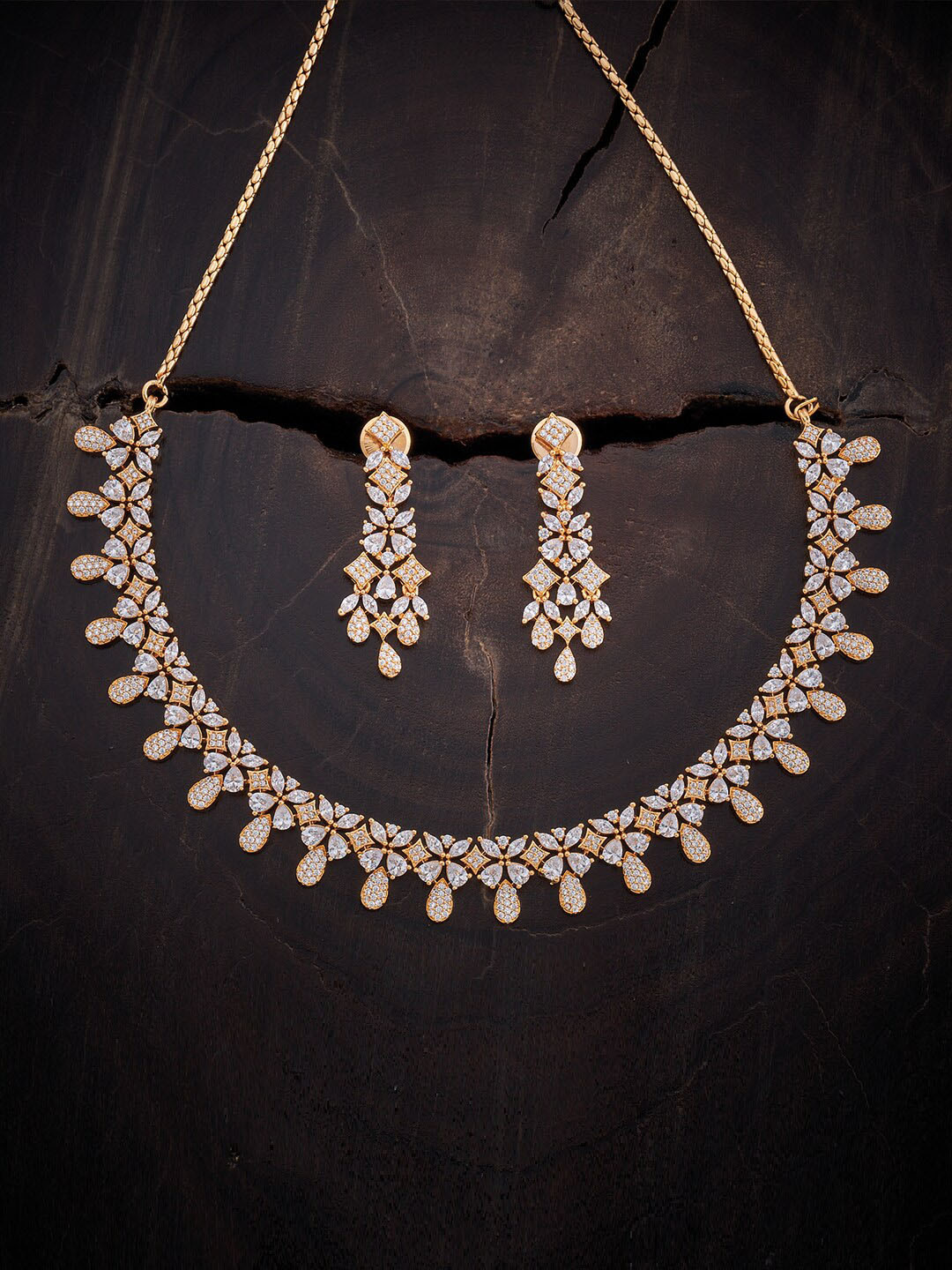 

Kushal's Fashion Jewellery Gold-Plated Stone-Studded Jewellery Set