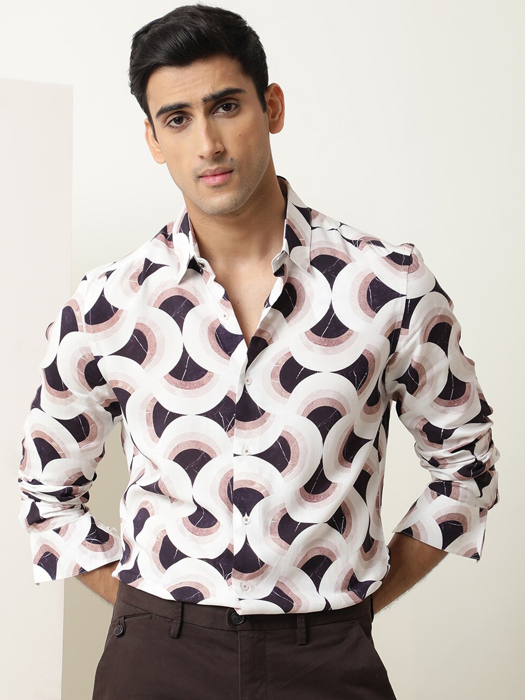 

RARE RABBIT Men Febug Slim Fit Printed Shirt, Off white