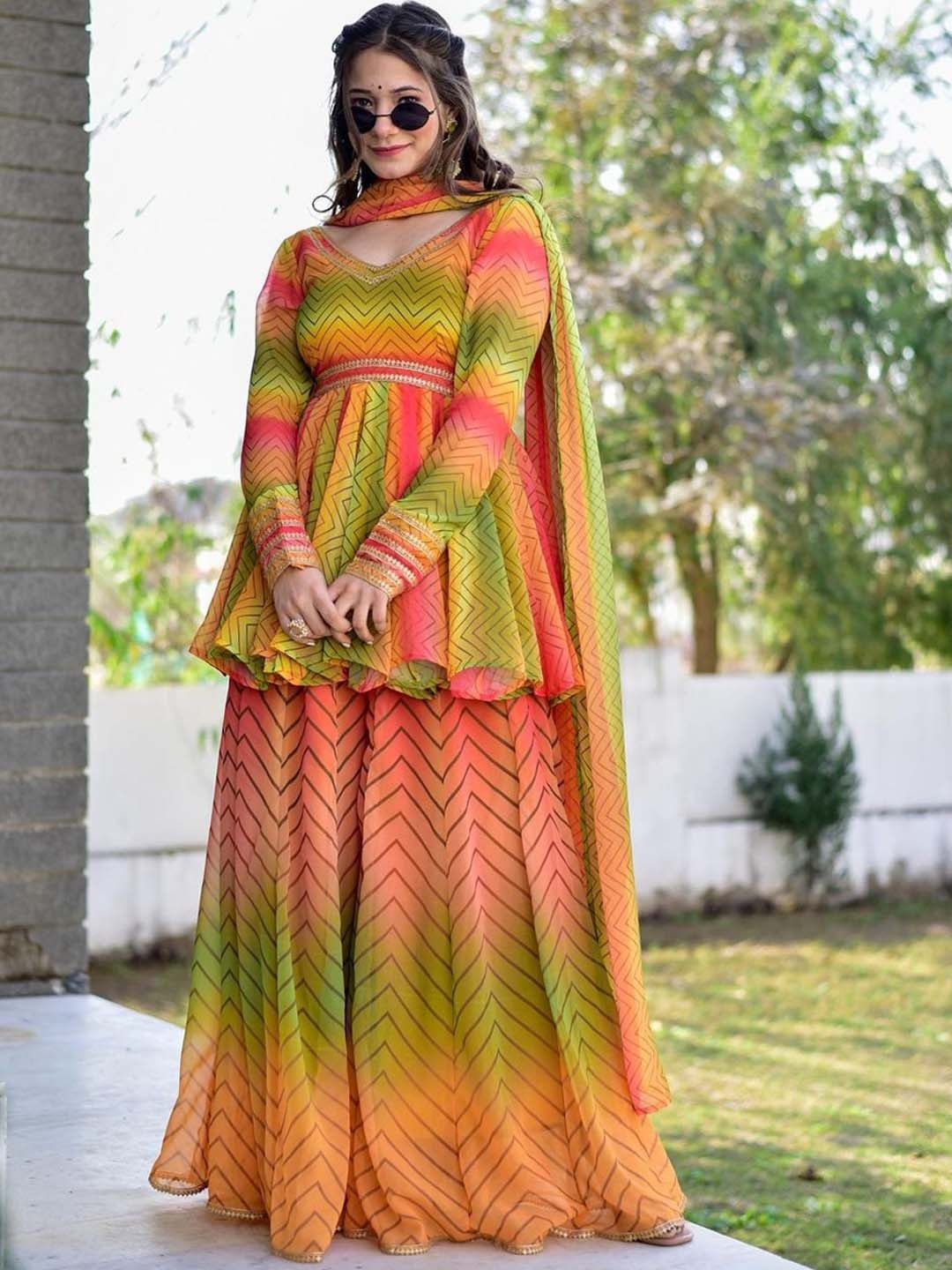 

FASHION YOU Printed V Neck Empire Kurta With Palazzos & Dupatta, Green