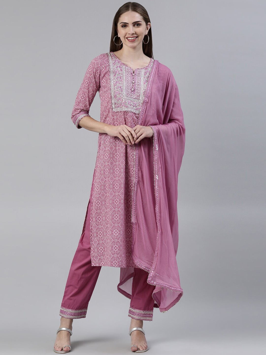 

Neerus Bandhani Printed Notch Neck Thread Work Pure Cotton Kurta With Trousers & Dupatta, Lavender