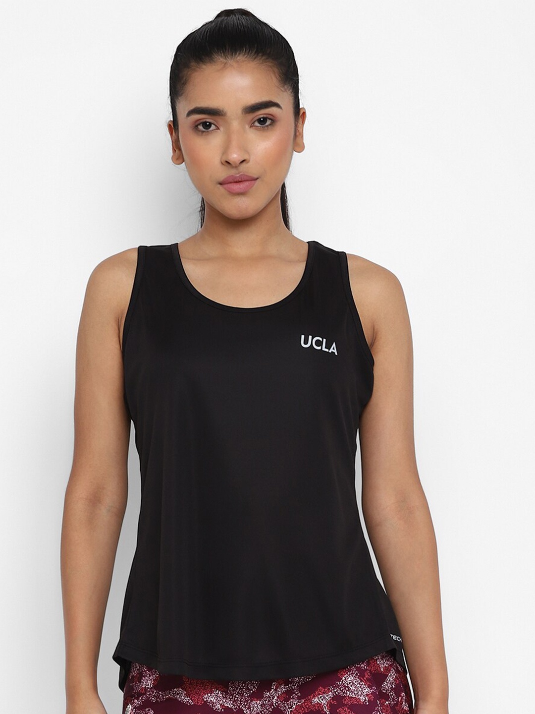

UCLA Sleeveless Back-Slit Sports T-shirt, Black