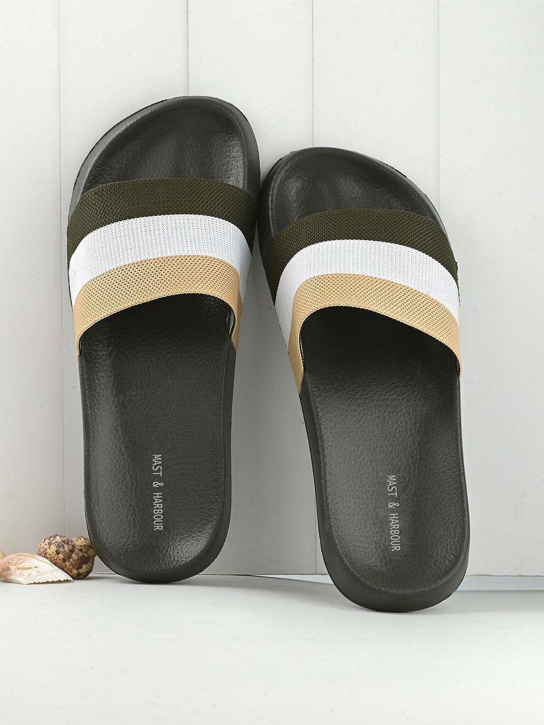 

Mast & Harbour Men Colourblocked Fabric Comfort -Fit Sliders, Green