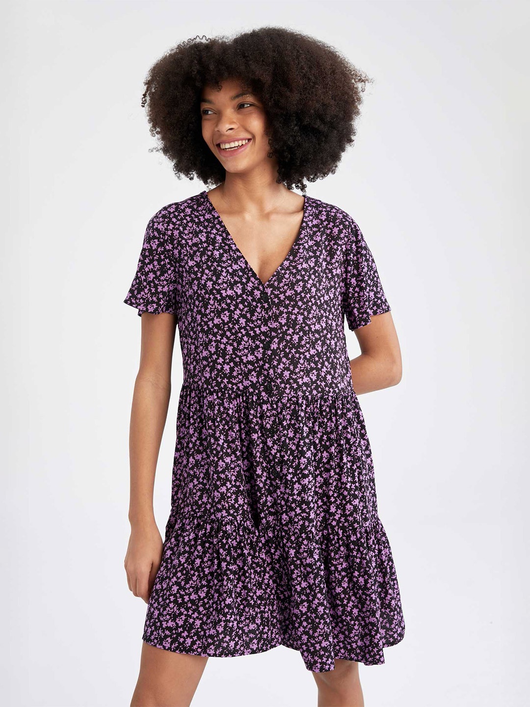 

DeFacto Floral Printed V -Neck Tiered A-Line Dress, Black