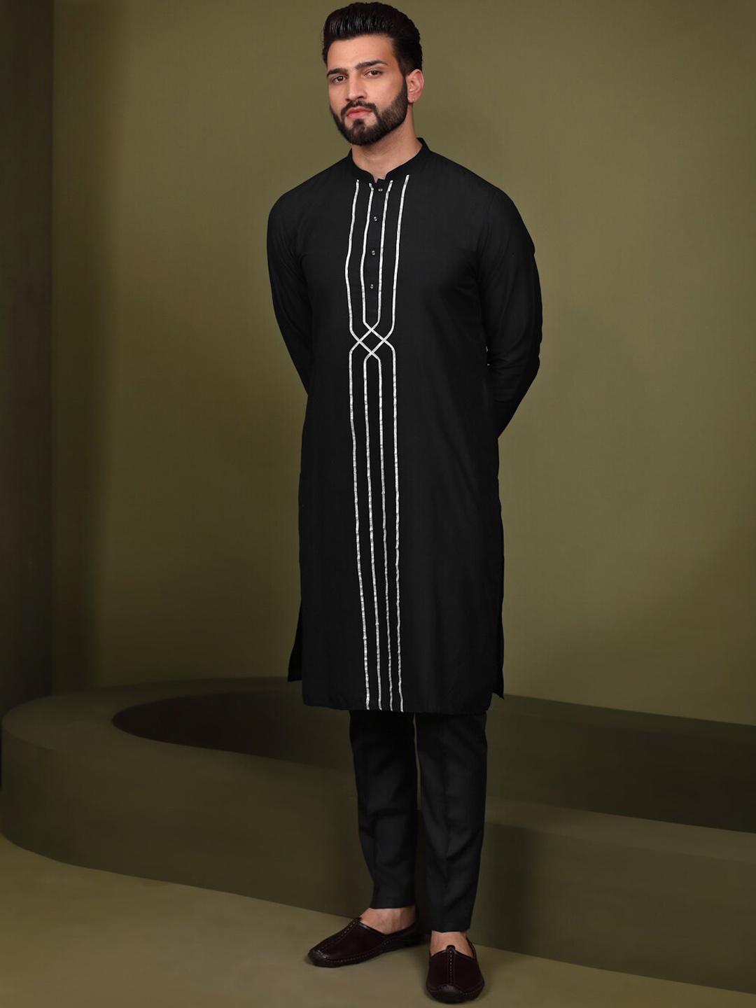 

KISAH Mandarin Collar Gotta Patti Pure Cotton Kurta With Trousers, Black