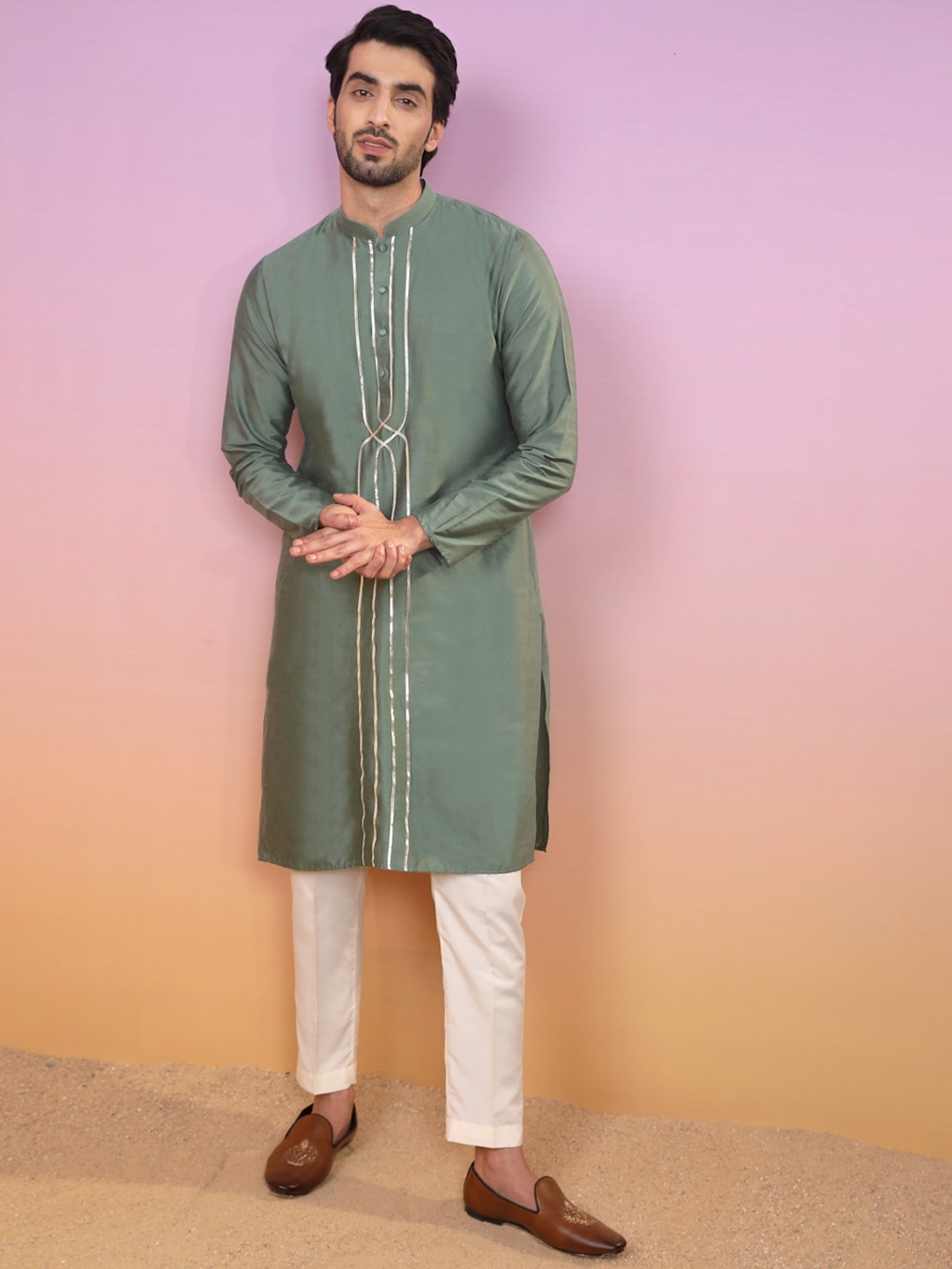 

KISAH Men Gotta Patti Straight Gotta Patti Embellished Kurta with Trousers Set, Olive