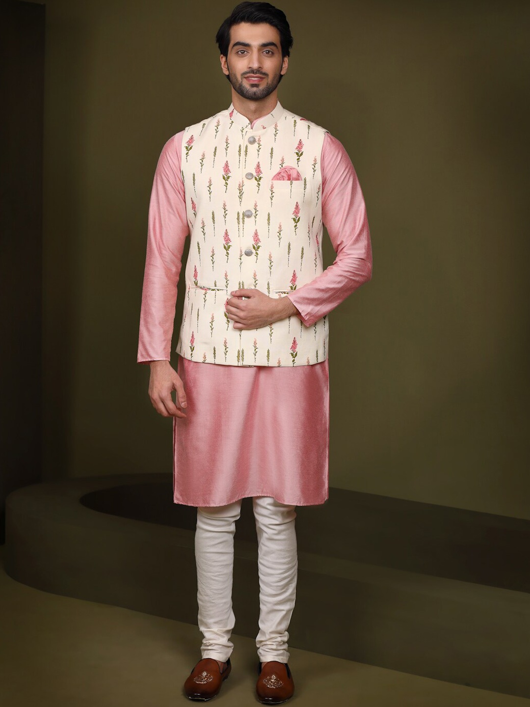 

KISAH Mandarin Collar Kurta With Churidar & Nehru Jacket, Pink