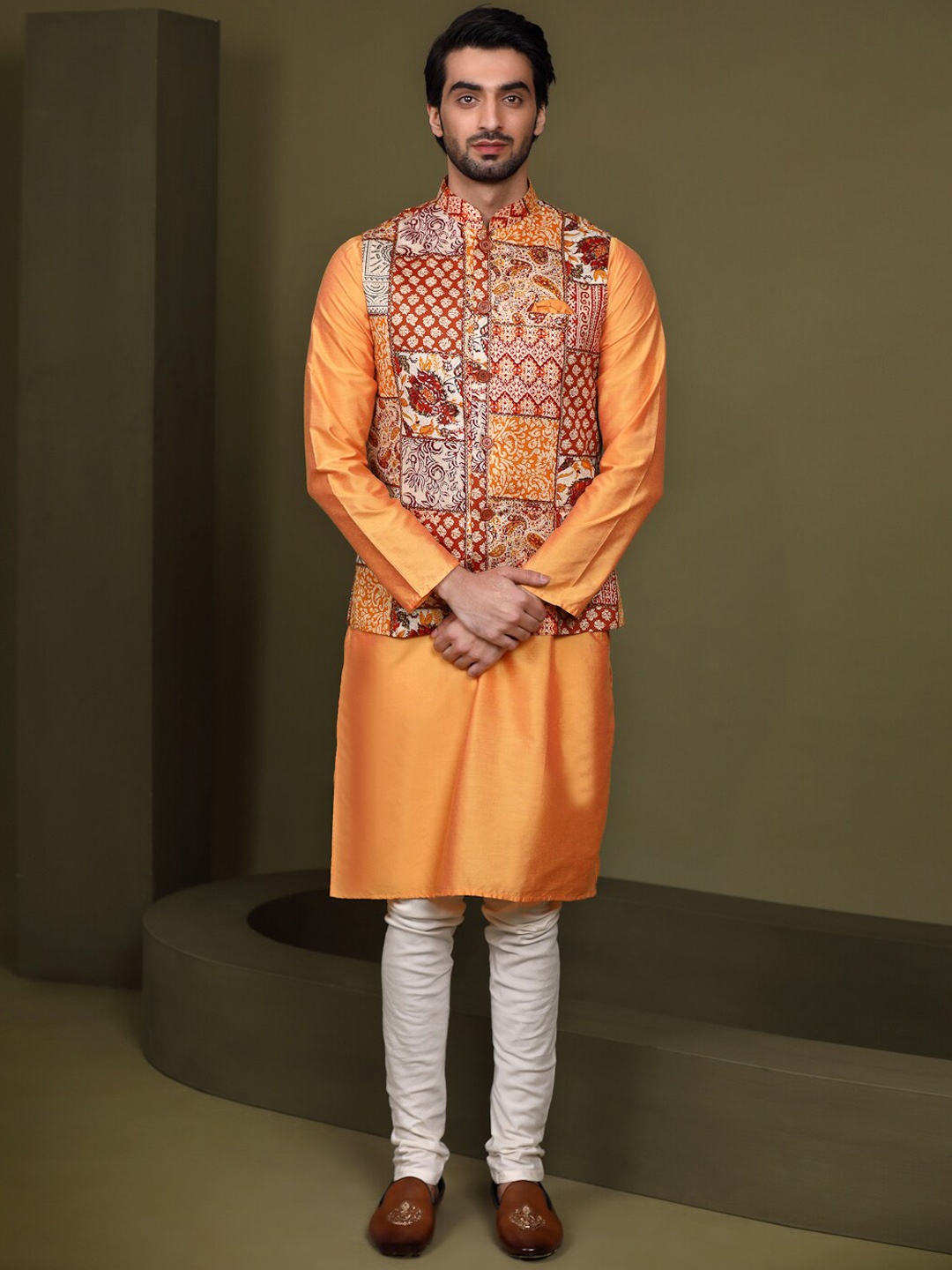 

KISAH Mandarin Collar Straight Kurta with Churidar & Nehru Jacket, Orange