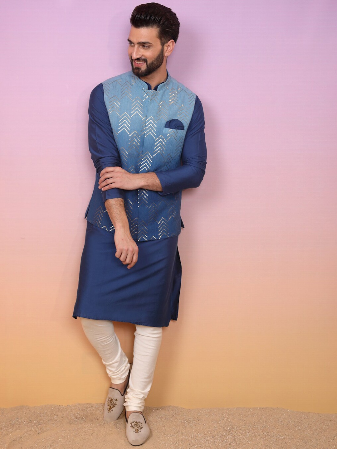 

KISAH Men Ombre Regular Fit Sequinned Kurta Jacket Churidar Set, Navy blue