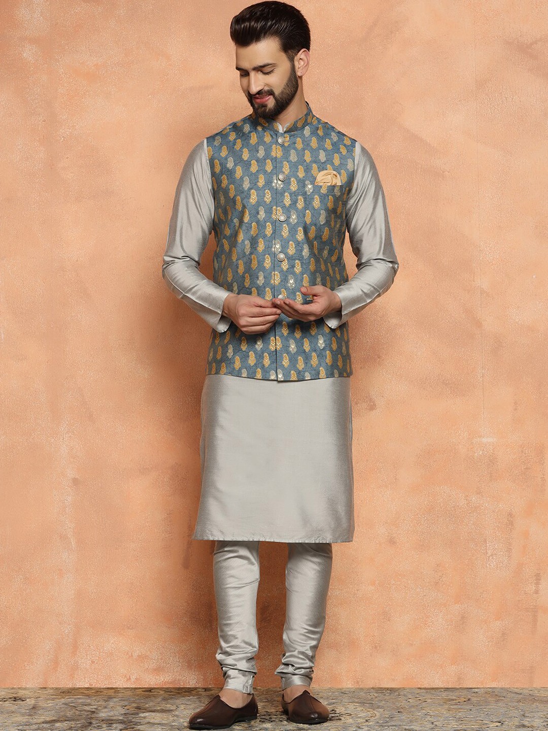 

KISAH Mandarin Collar Straight Kurta With Churidar & Nehru Jacket, Grey