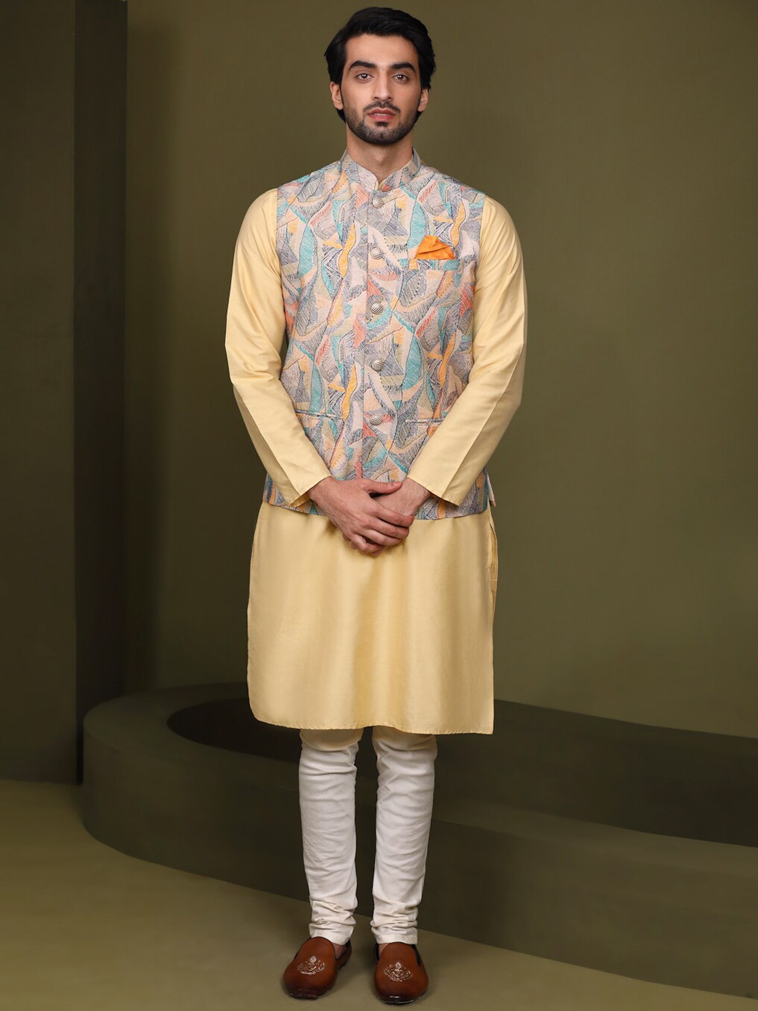 

KISAH Mandarin Collar Kurta With Churidar & Nehru Jacket, Yellow