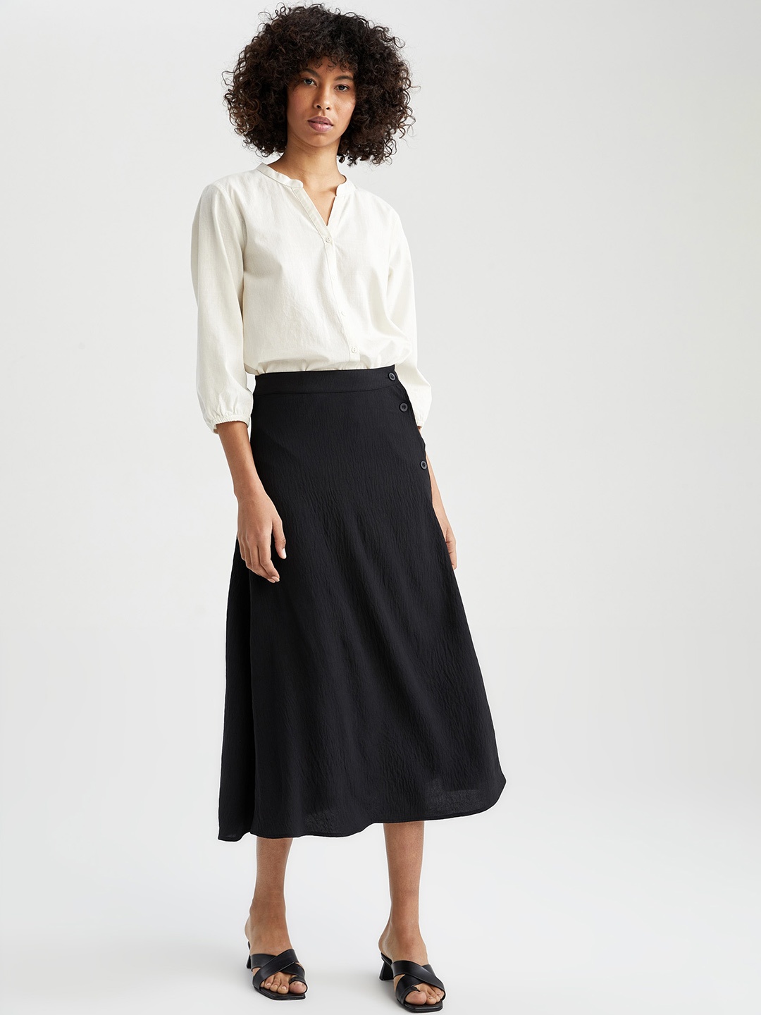 

DeFacto Mid Rise Button Detail Midi A-Line Skirt, Black