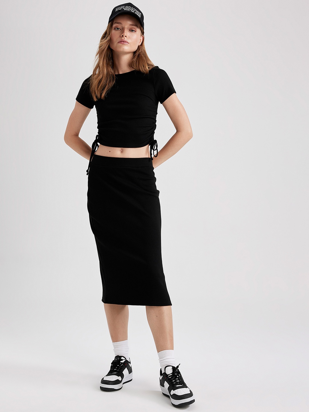 

DeFacto Mid Rise Midi Pencil Skirt, Black