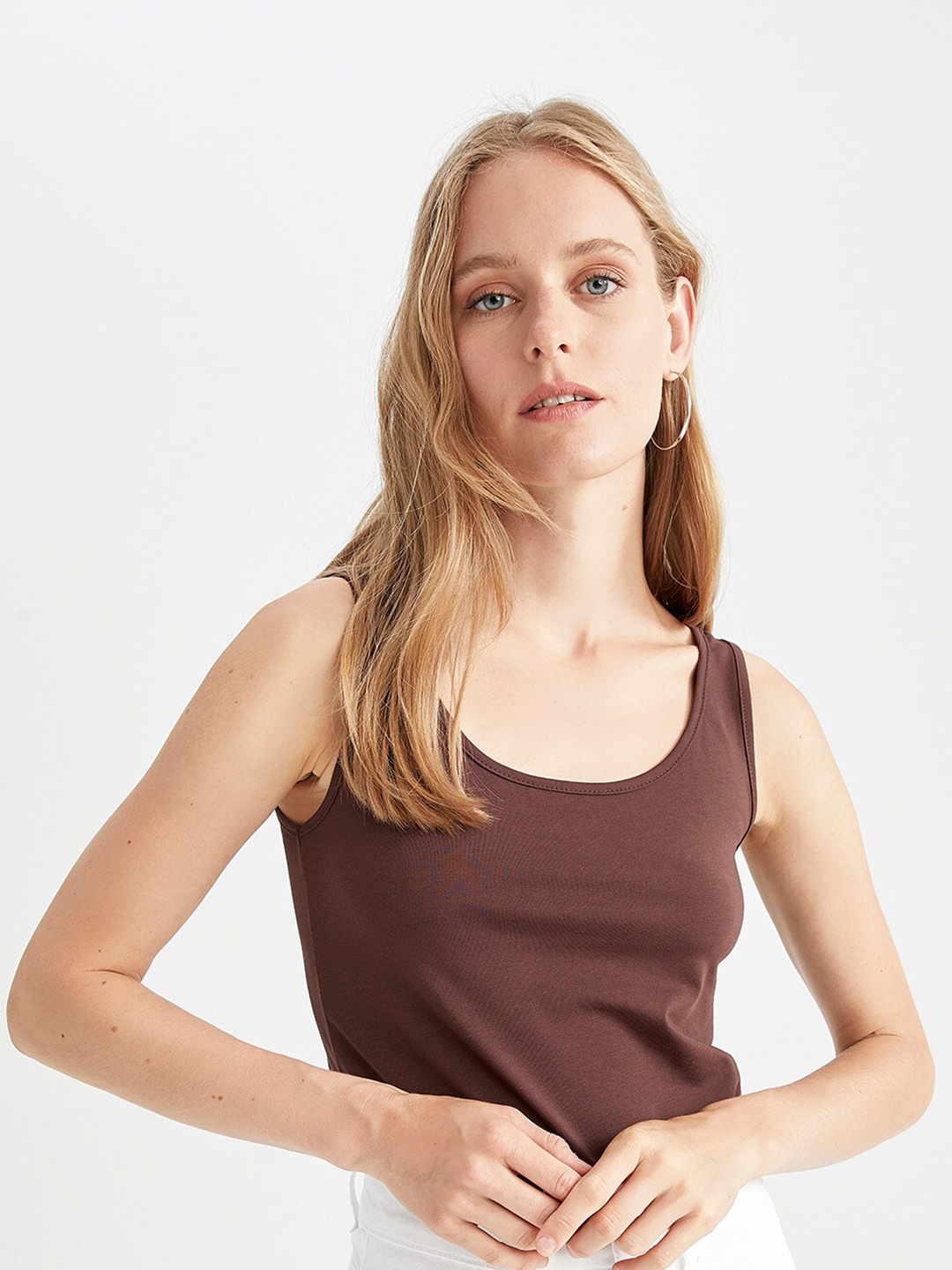 

DeFacto Scoop Neck Regular Cotton Top, Coffee brown
