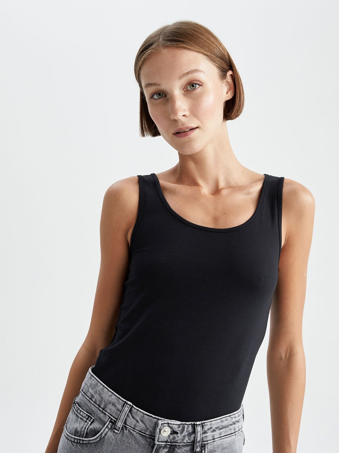 

DeFacto Round Neck Knitted Tank Top, Black