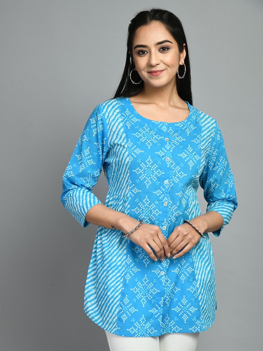 

MEESAN Bandhani Printed Round Neck Cotton Tunic, Blue