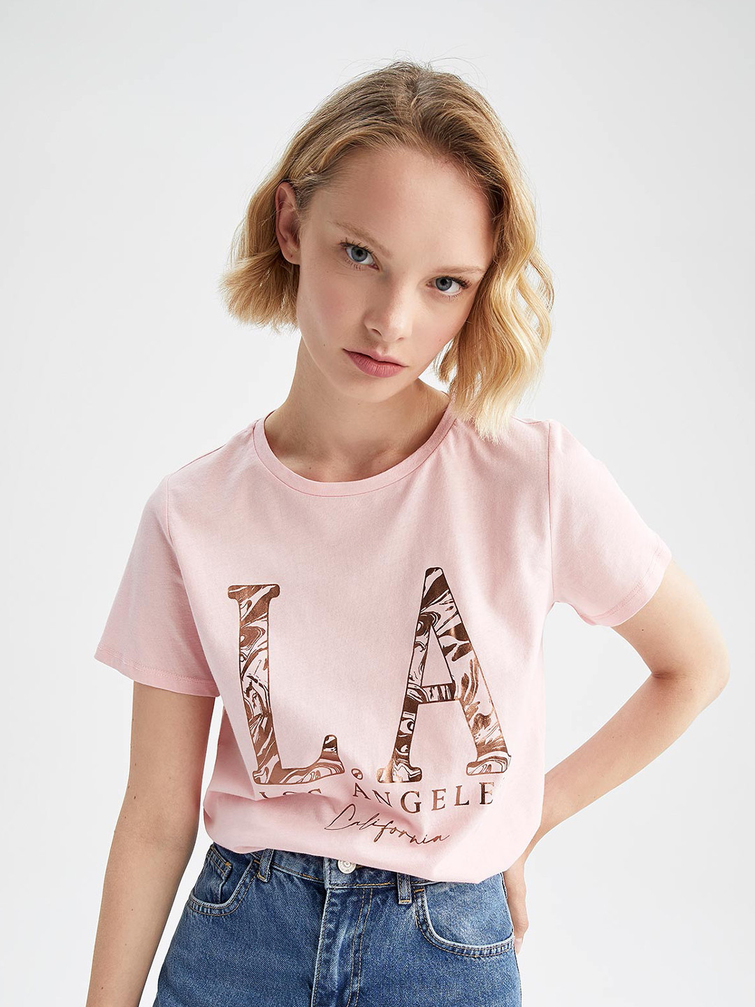 

DeFacto Graphic Printed Round Neck Pure Cotton T-shirt, Pink